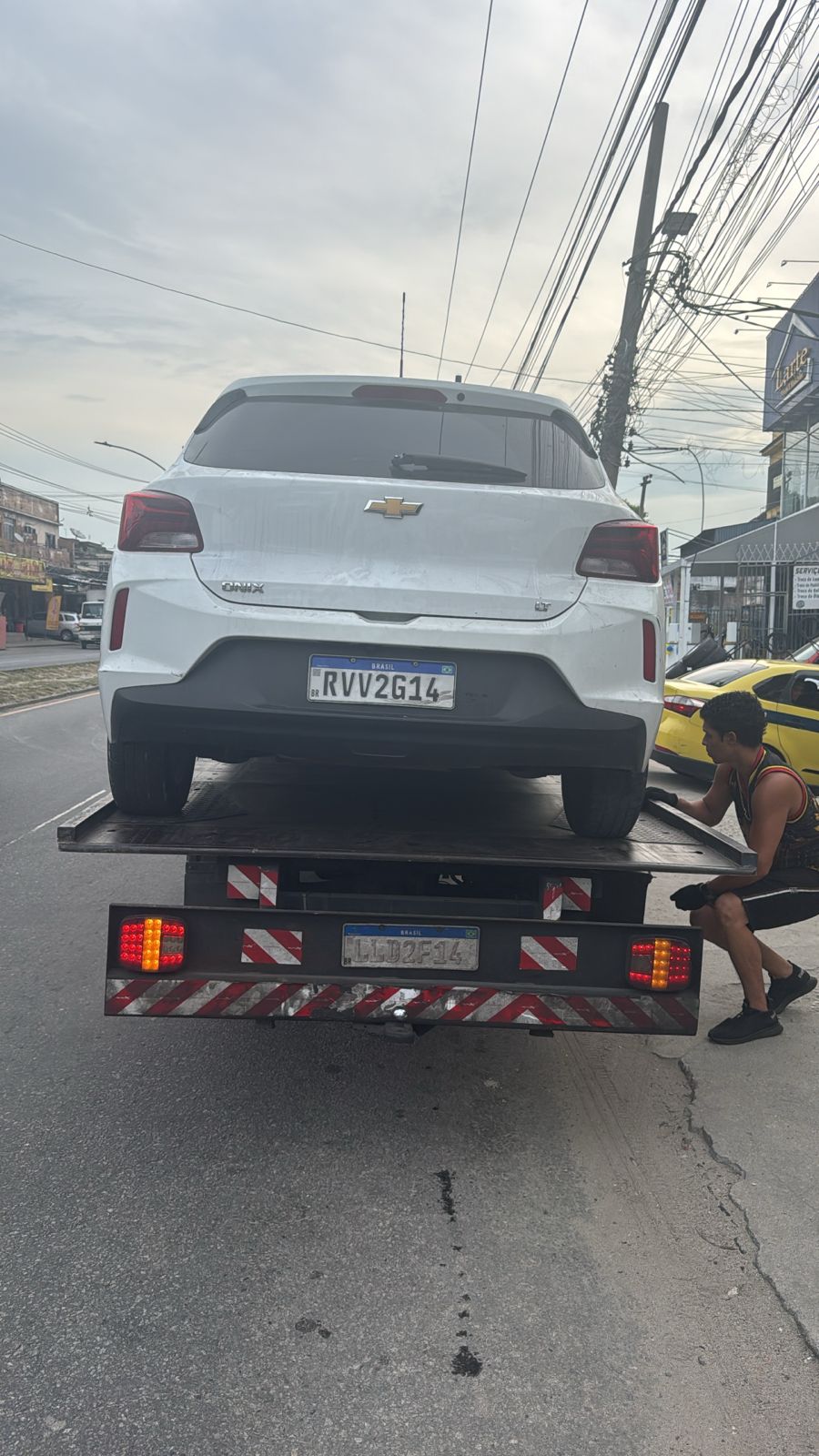 Batalhão de Irajá recupera veículo roubado e apreende drogas no Complexo do Chapadão